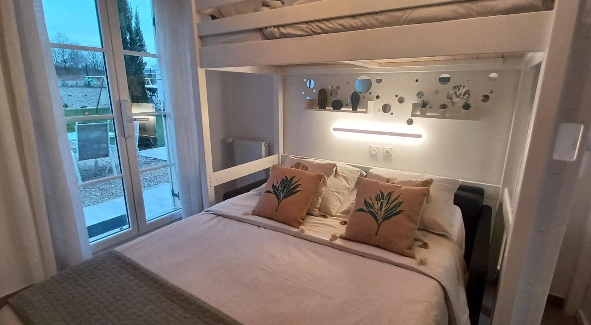 Luminary Night Suite 蒙泰夫兰 外观 照片
